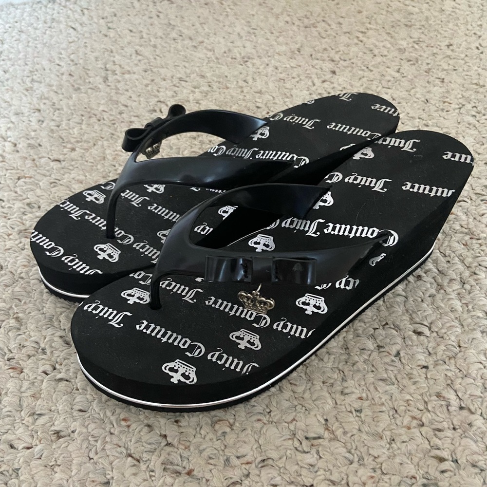 Juicy Couture Platform Flip Flop Sandals